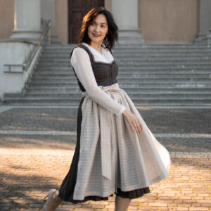 Dirndlkleid Trachtenkleid kaufen Traditionelles Gunstiges Designer Mode Festliches Exklusives Dirndl Oktoberfest dress Traditional German outfit Authentic Buy online shop Bavarian Modern fashion Exclusive sizes Festive trend Brand Luxury rosa dirndl