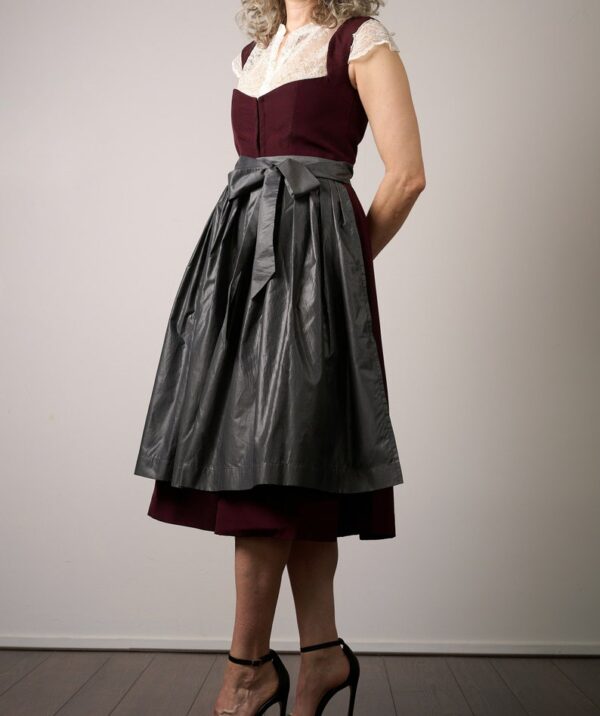 Dirndlkleid Trachtenkleid kaufen Traditionelles Gunstiges Designer Mode Festliches Exklusives Dirndl Oktoberfest dress Traditional German outfit Authentic Buy online shop Bavarian Modern fashion Exclusive sizes Festive trend Brand Luxury rosa dirndl