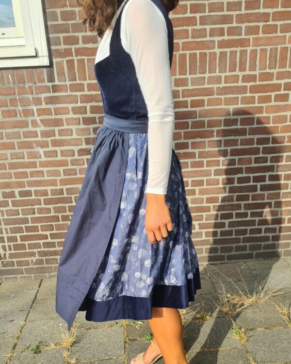 Dirndlkleid Trachtenkleid kaufen Traditionelles Gunstiges Designer Mode Festliches Exklusives Dirndl Oktoberfest dress Traditional German outfit Authentic Buy online shop Bavarian Modern fashion Exclusive sizes Festive trend Brand Luxury rosa dirndl